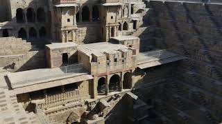 Le Chand baori, un puits monumental