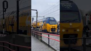 #treinleven Flow virm 9518 met trein 2352 komt door Vlissingen Souburg #drumandbass