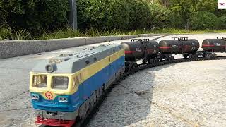 Another Massive Load Of Crude Oil Transport By HO Scale Model Train DF4 Locomotive Engine