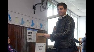 Héctor Griffini votó en la Escuela 19