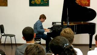 Tamir Lapidus, 10, plays Beethoven's Sonata No.20 op.49 no.2 mov. 1 :)