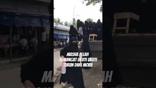 Masha Allah ukhti ukhti turun dari mobil