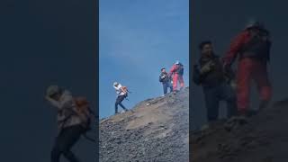 crater del volcán Pacaya Guatemala