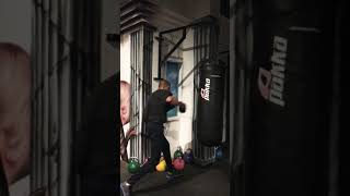 Coach Larhriss killer 💥heavy bag workout for boxing الملاكم القاتل