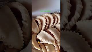 https://youtu.be/bmfBuuoo5ZY #مرحبا #حلويات #مغربية #تقليدية #كعب_الغزال #