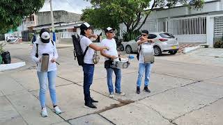 VENEZOLANOS ALEGRANDO LAS CALLES CON SU MUSICA