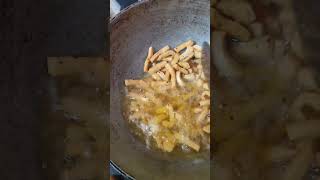 Home made snacks Bihari thekua or nimki #bihari food#homemade#viral #ytshorts #trending 🔥🔥#snacks