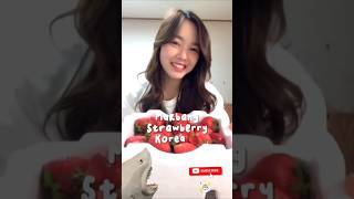 Korean vs Indonesian Strawberry 🍓🍓 | #mukbang #asmr #sharkpuppet