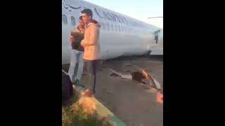 🛩🔥🛩AVIÓN COMERCIAL  de la compañía Caspian Airlines SE DETIENE EN UNA CARRETERA en Irán.