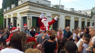 Papá Noel pasó por el Hospital, el Hogar Granja y el Museo Udaondo