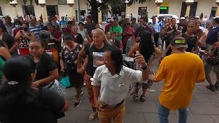 Silvia y el Pirulino poniendole sabor al parque libertad 🇸🇻.