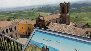 Panorama meraviglioso sul tetto del Monferrato