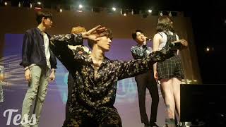 [VAV in Brazil - Porto Alegre] VAV playing "Tell Me Your Wish" with fans