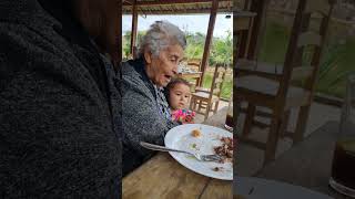 Laurinha e vó Júlia