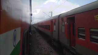 Mumbai Mail crossing with Korba bound Link express at Belha outer.#highspeedcrossing , #wap7.