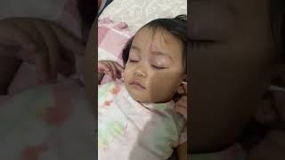 Dasar gemes! Dibersihin kupingnya malah pules🤭 #shortvideo #shorts #baby