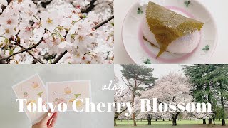 TOKYO SAKURA VLOG // hunting for cherry blossoms and enjoying spring desserts