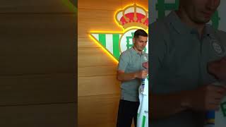 He tenido el privilegio de recibir a este nuevo fichaje en el club Real Betis Balompié #viral #lol