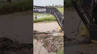 👆 Excavator Matador Shantui Vs. Deep Water In Canal Part 147