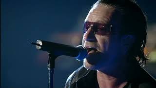 U2 - New Year's Day - (live Vertigo Tour Chicago 2005)