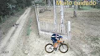 MUITO CUIDADO AO pedalar em estrada rural