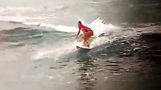 Johanne Defay (red) , 8/4/18 WOMENS ROUND 3 (Sat morn)  @ US OPEN SURF HB