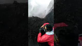 En la orilla del cráter !! 🌋💥