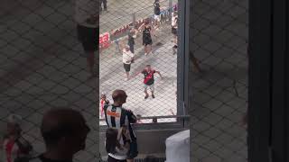 Gestos r4cist4s de torcedores do River Plate para a torcida do GALO #conmebol #shorts   #vergonha