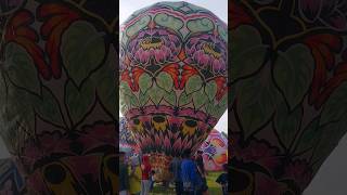 wow motifnya keren balon raksasa #videoshorts #viral #wongjowo #yearforyou #shorts #balonraksasa