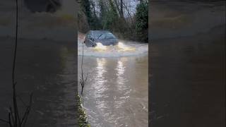 Nothing stops a Toyota 💪🏻 #flooded #flood #ruffordford #rufford #entertainment #fail #opps #ohno