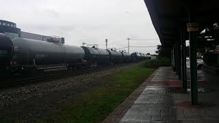 CSX River subdivision: Q433 rolling past Ridgefield Park