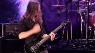 KIKO LOUREIRO มือกีตาร์ผู้อดทน