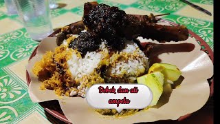 Enak nya bebek khas Madura pake sambel hijau dan bumbu hitam yuk kita cobain ‼️top bangeeet