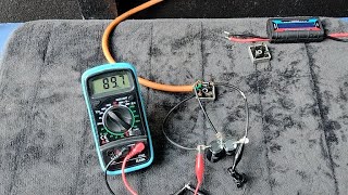 Como doblar el voltaje a un aerogenerador de 24v a (60v y 90v) DC y mas de 120v en AC