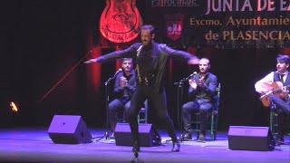 Juan Ortega y su grupo en la gala final del Concurso Mayorga