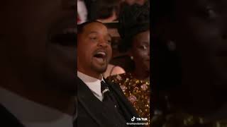 Will Smith smacked Chris Rock at the Oscars 😱😳