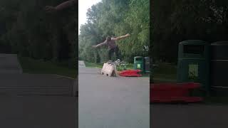 #skateboarding #UK #barrier #grind #bail #feeble #bados