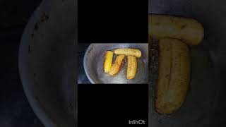 corn meal and green plantain porridge with  fry chicken and fry plantain 😋 #Jamaican food 💯🇯🇲