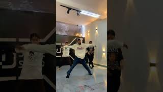 Kya | STUD 4d dance studio || Dhak Dhak when she hugged me || music - CROOK #shorts #youtubeshorts