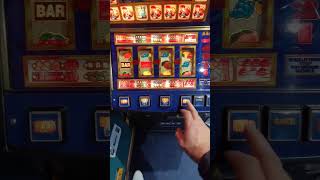 cops and robbers fruit machine