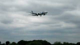 Egypt Air Boeing 777-300 on short final to RWY 09L at London Heathrow (LHR)