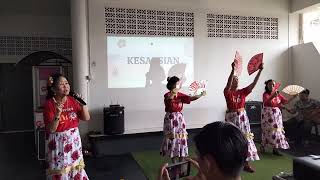 Kumau cinta Yesus Selamanya versi mandarin by tante tan siu ing GBT Yesus Juruslamat Purwokerto