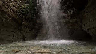 Trollkyrkja - Cave with waterfall