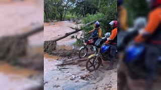 আফ্রিকার জঙ্গলের দূর্গম এলাকাবাসীরা কিভাবে যাতায়াত করে দেখুন! Challenging Daily life in Africa