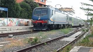 Stazione Pavona   Taf in arrivo in stazione