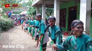 traditional dance from indonesia simbolizes the heroism hors