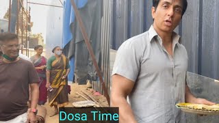 Dosa Time | Sonu Sood Making Dosa For Street Workers