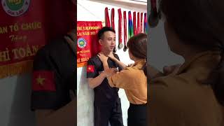 Tự Vệ Nữ Bị Bóp Cổ Vào Tường #kungfu #vothuat #shorts