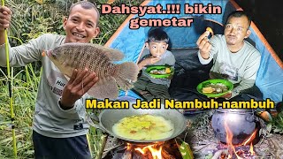 Dahsyat.!!! bikin gemetar, masak makan yang segar di alam liar