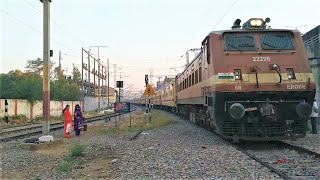 (06788) (Shri Mata Vaishno Devi Katra - Tirunelveli) Express Special With (ED) WAP4 Locomotive.!